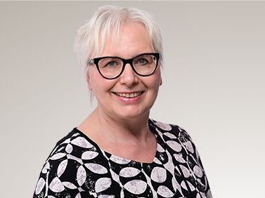 Portraitfoto von Iris Kuballa